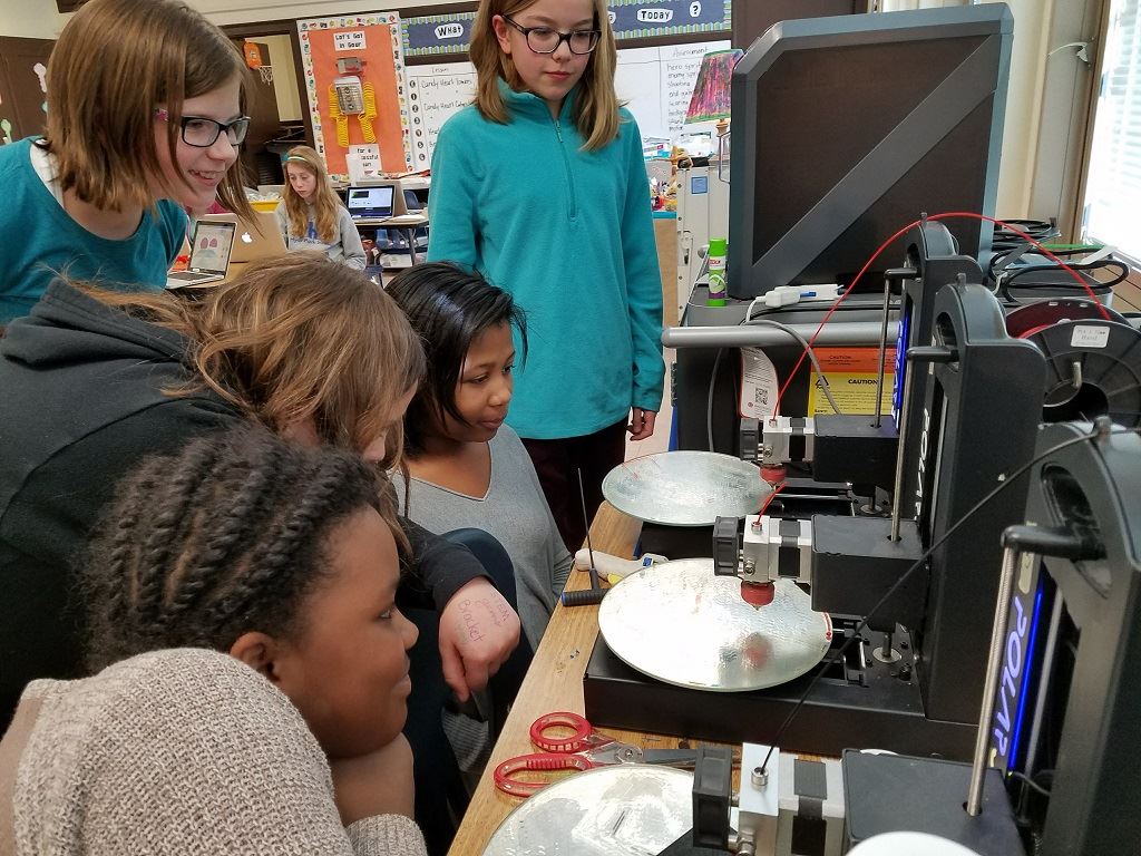 Girls 3D Print Club Encourages Hands-On 3D Printing