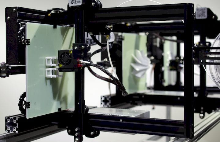  The QPoD vertical 3D printing array [Source: 3DQue] 