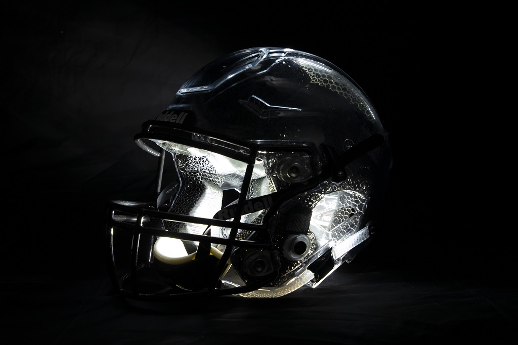  A Diamond Helmet with a clear shell to show off the 3D printed liner [Image: Carbon] 
