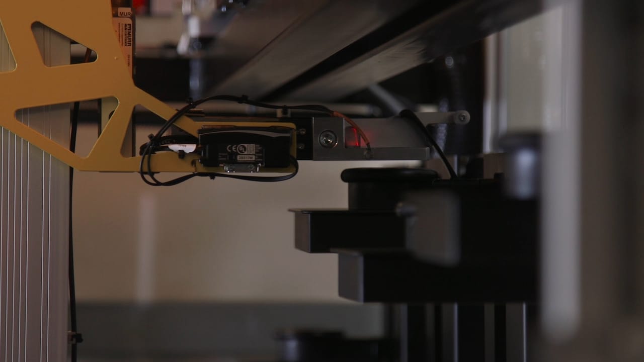  The robotic gantry system on the new Formlabs Form Cell 3D print automation system 