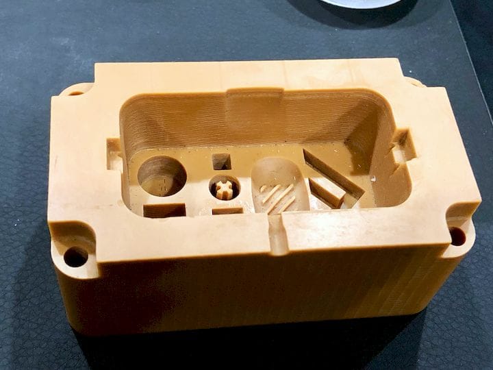  A reinforced injection mold 3D printed by Fortify [Source: Fabbaloo] 