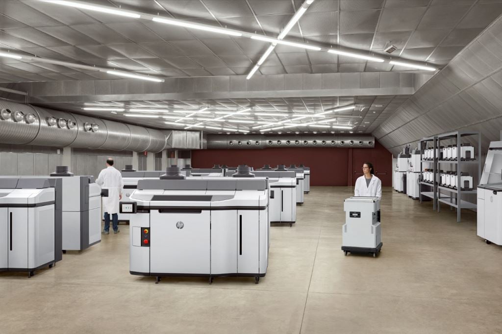  An industrial installation of Jet Fusion 5200 3D printing systems [Image: HP Inc.] 