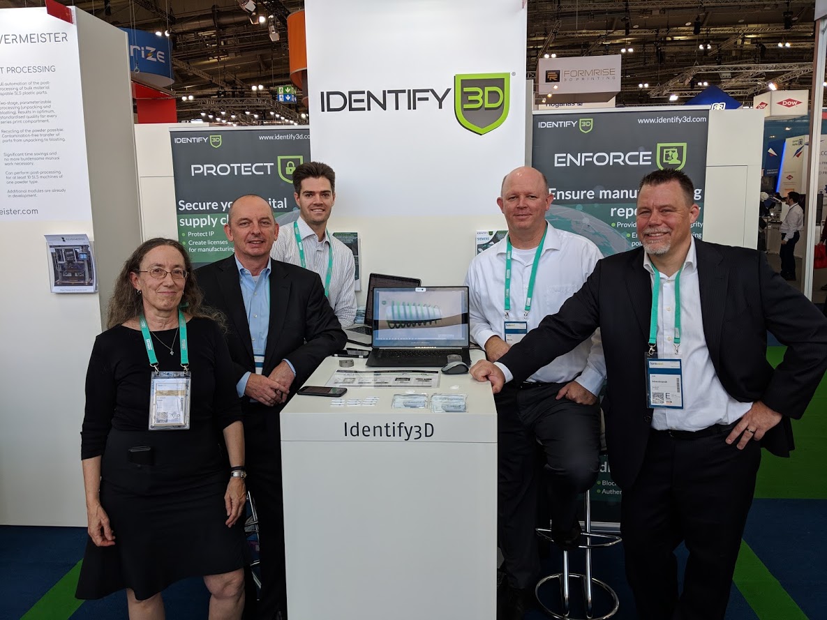  InfraTrac CEO Sharon Flank with team Identify3D [Image: Fabbaloo] 