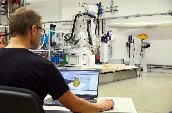  ABB’s new RobotStudio software with 3D printing in action. (Image courtesy of ABB.) 