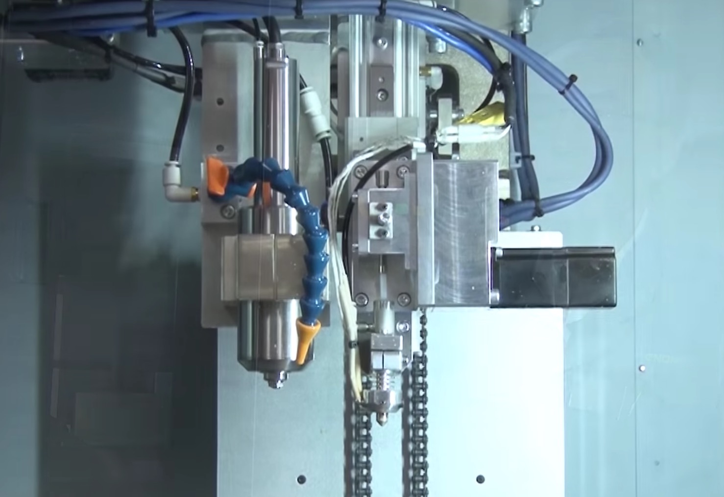  ENOMOTO's hybrid industrial CNC mill and 3D printhead 