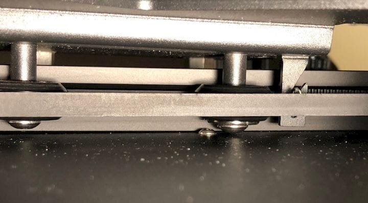  The ANET ET4 built plate carriage is off track and is hitting that bolt [Source: Fabbaloo] 