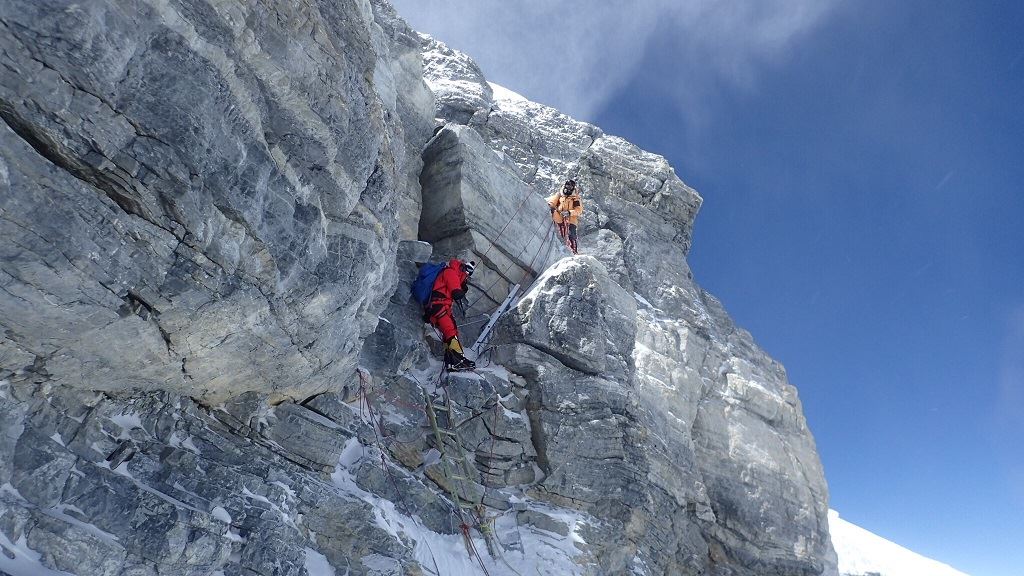  Climbing Mount Everest [Image: Bjorn Adventure] 