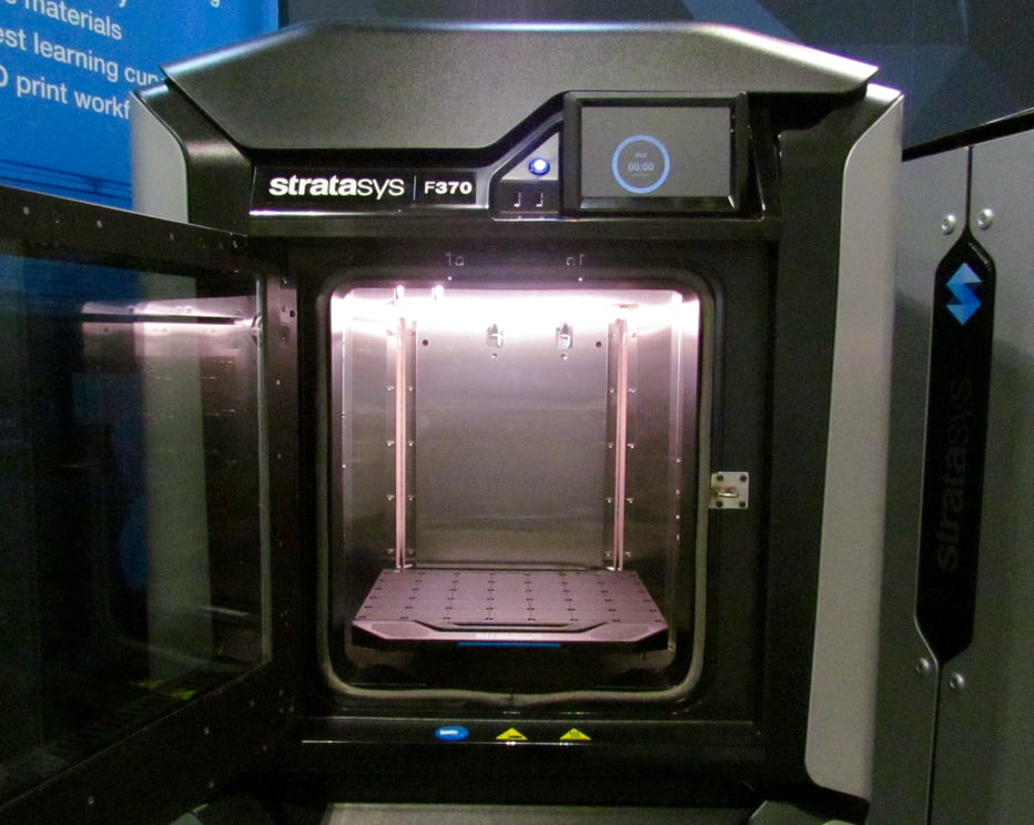  Inside the Stratasys F370 3D printer 