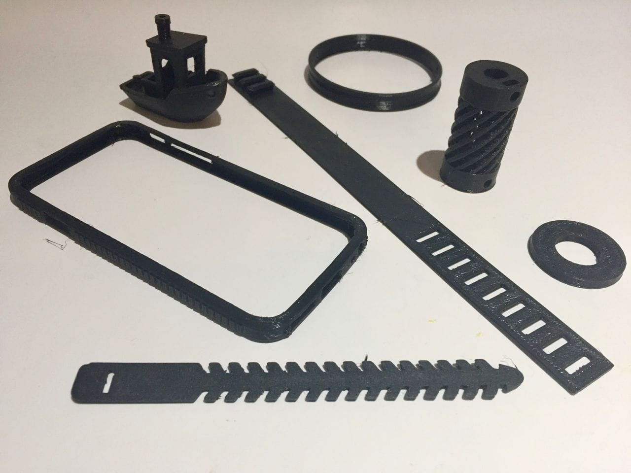  A number of functional flexible objects made with Fiberlogy's Fiberflex 40D 3D print material 
