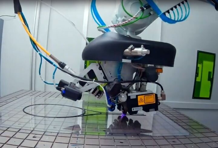  Robotic 3D printing toolhead [Source: AREVO] 