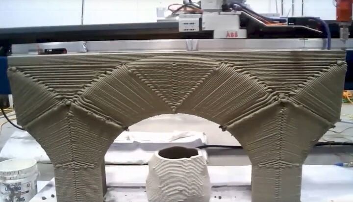 Concrete 3D print showing huge overhangs [Source: Twente Additive Manufacturing]