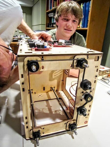  Struggling through a tricky 3D printer build [Source: Fabbaloo] 