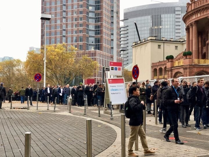  Gigantic line of attendees entering Formnext 2019 [Source: Fabbaloo] 