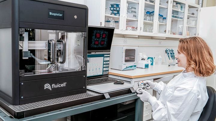  Tech operates the Biopixlar bioprinter [Source: Fluicell] 