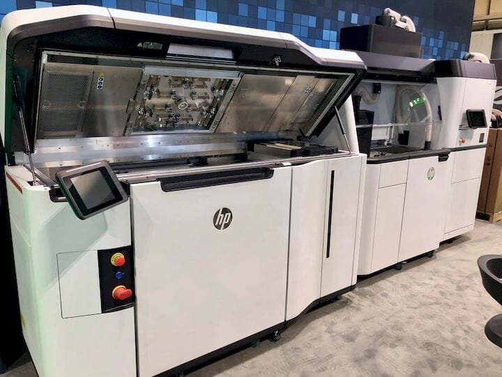  HP 3D printing equipment [Source: Fabbaloo] 