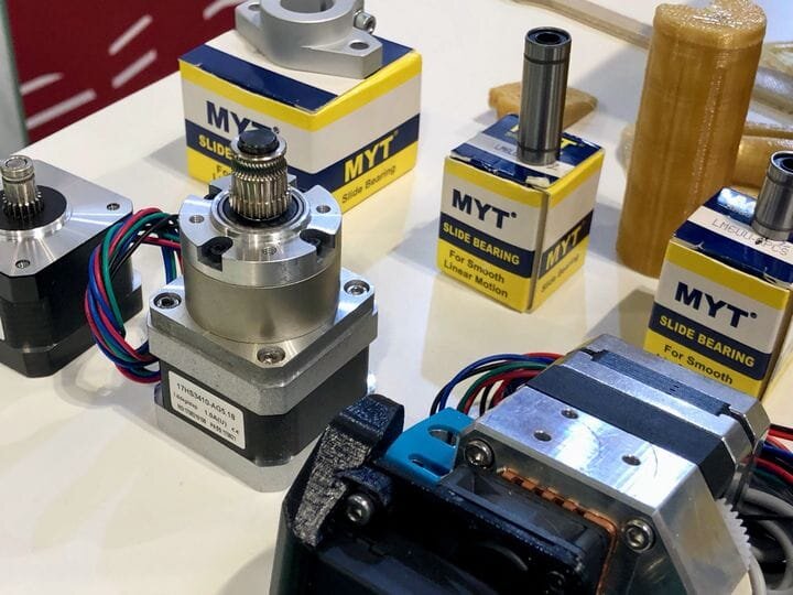  3D printer motors and bearings by Runice [Soruce: Fabbaloo] 