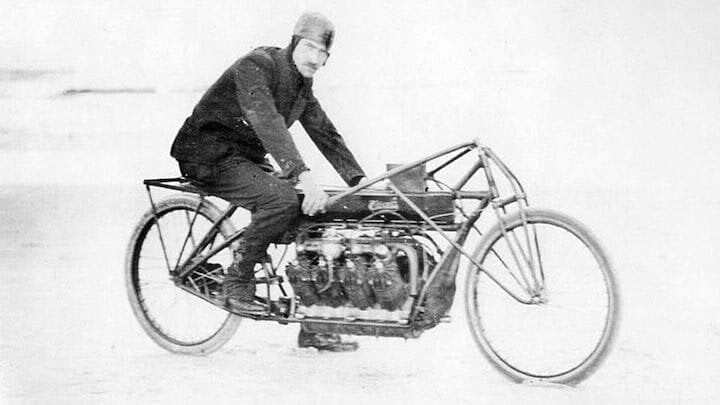 Glenn H. Curtiss riding a V8 motorcycle in 1907 [Source: Curtiss Motorcycles] 