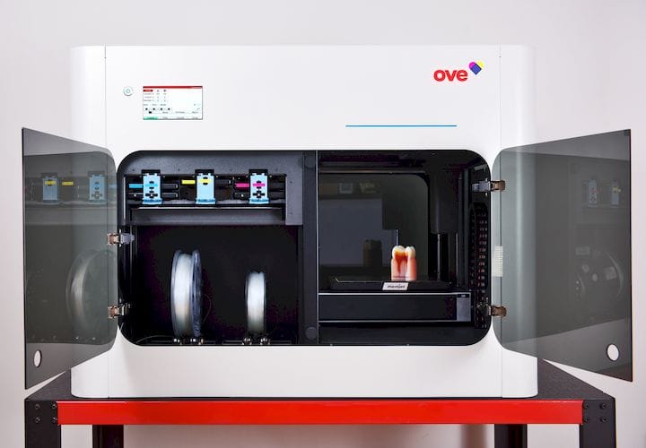  OWE’s full color 3D printer showing “regular” 3D printing on the right and Memjet color application on the left [Source: OWE] 