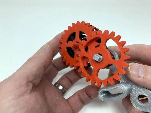  Assembling the 3D printed windup car [Source: YouMagine] 