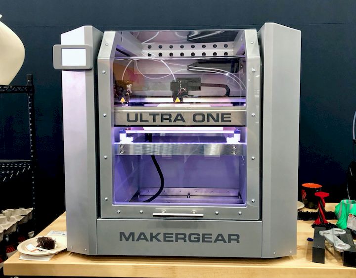  The MakerGear Ultra One 3D Printer [Source: Fabbaloo] 