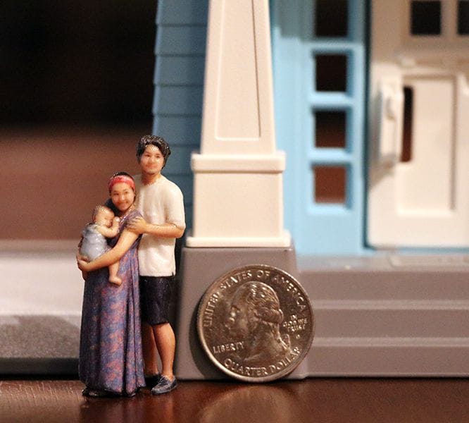  The rather small size of full-color 3D printed figurines [Source: Twindom] 