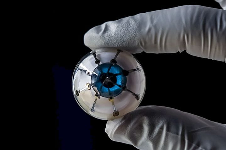  The team’s optoelectronic eye. (Image courtesy of UMN/McAlpine Group.) 