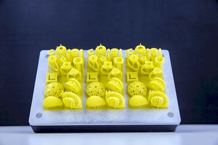  Full plate of high resolution 3D prints from the Slash 2 [Source: Uniz] 