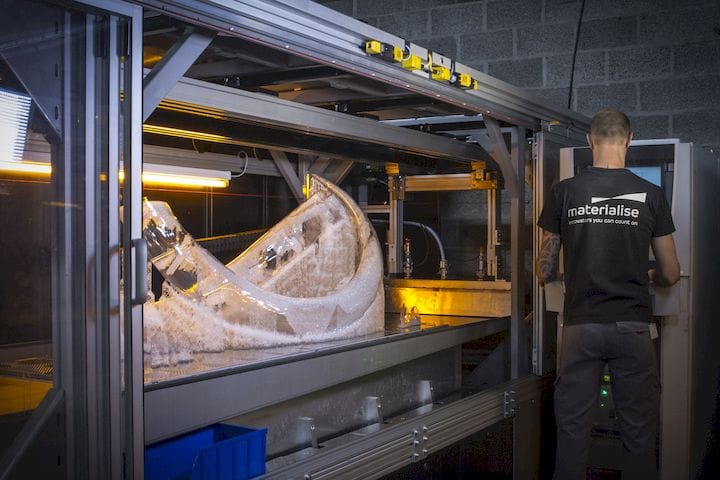  Printing Woolly Mammoth tusks on a Mammoth 3D printer [Source: i.materialise] 