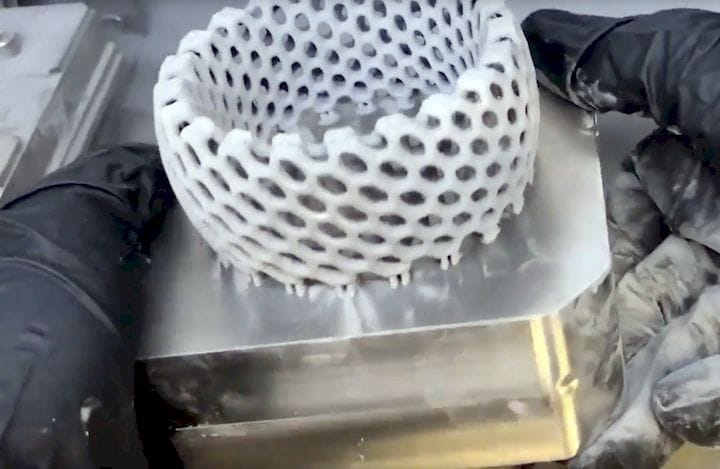  A metal 3D print from Aurora Labs’ LFT process showing large metal print plate 