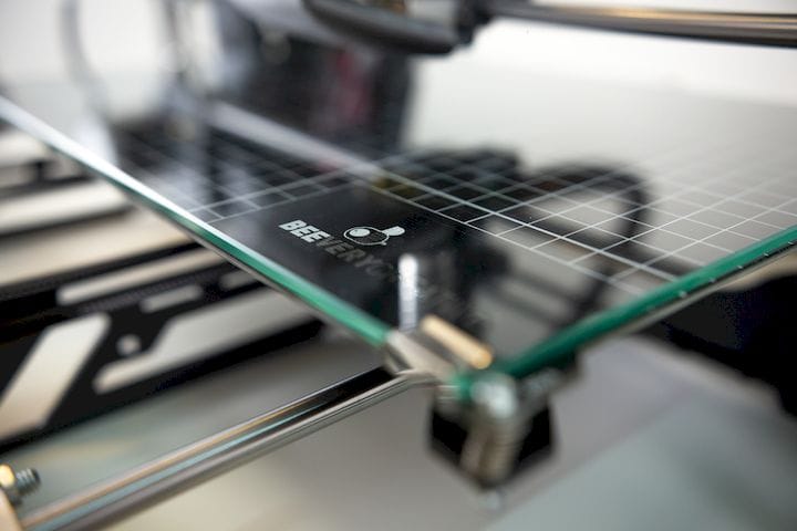  The glass print surface on the new B2X300 desktop 3D printer [Source: BEEVERYCREATIVE'] 