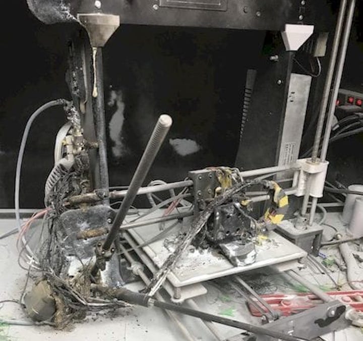  A near catastrophic 3D printer fire, once again 
