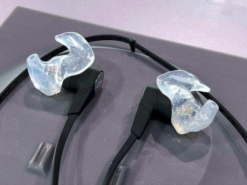  Personalized silicone earbuds produced by Formlabs and 3Shape 