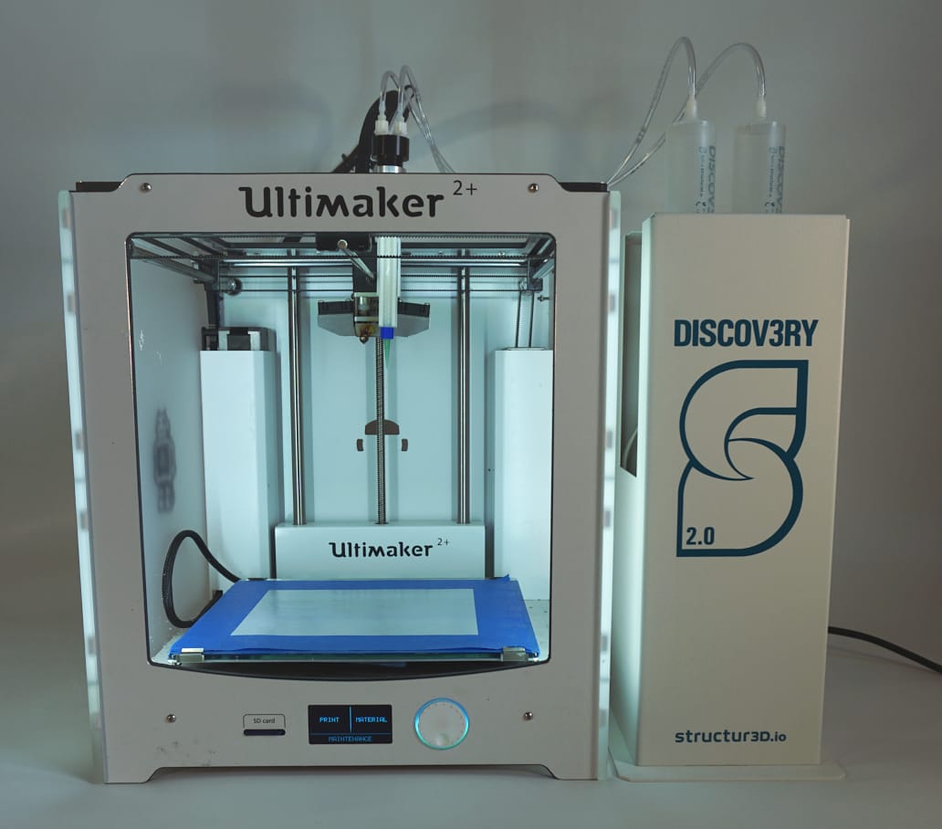  The all-new Structur3d Discov3ry 2.0 paste extruder, hooked up to an Ultimaker 2+ 