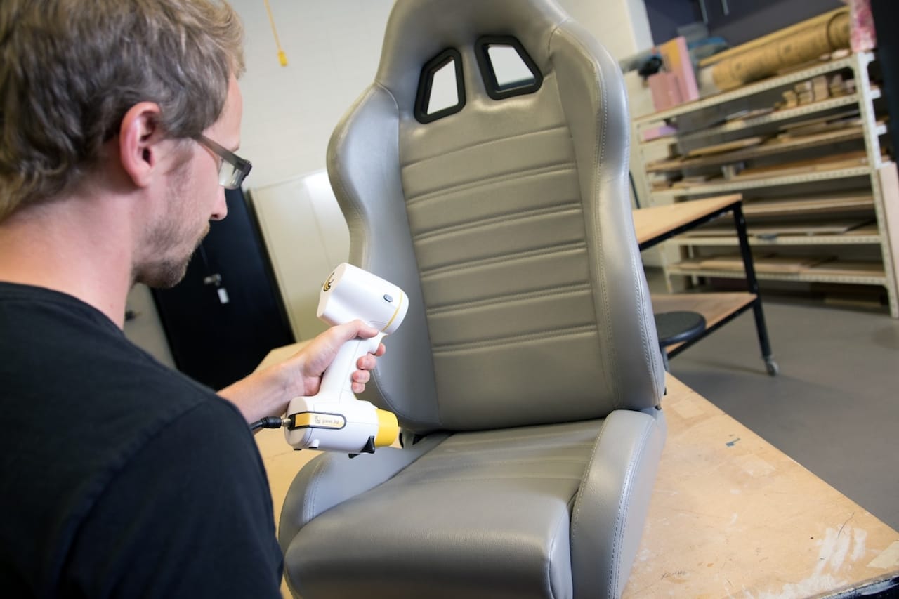  3D scanning a somewhat shiny racing chair 