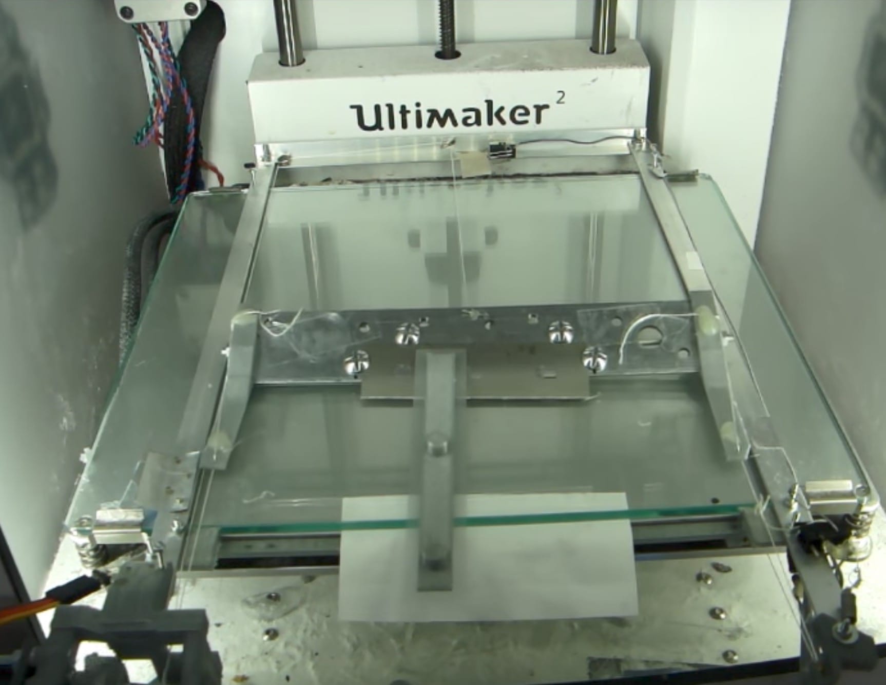  An automated print unloader installed on an Ultimaker 3D printer 
