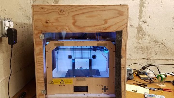  It's a DIY air filtration system for desktop 3D printers 