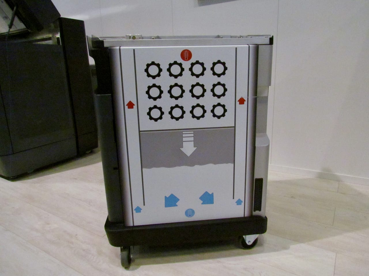  HP's removable build chamber 