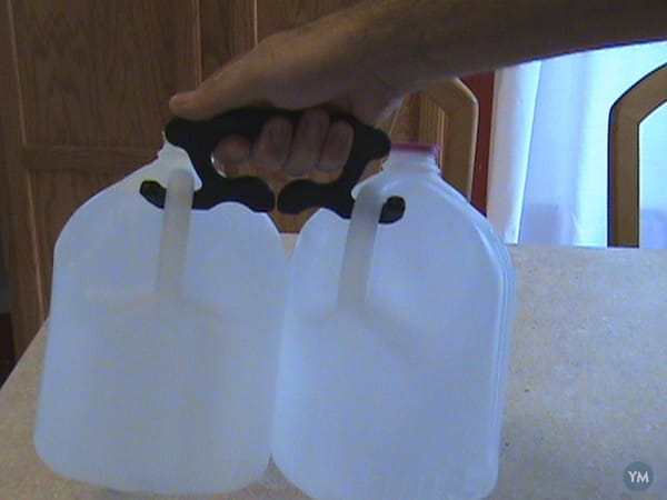  Lifting heavy jugs with the 3D printed Lugger 
