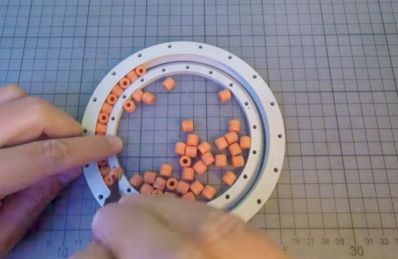  Assembling the 3D printed slew bearing system 