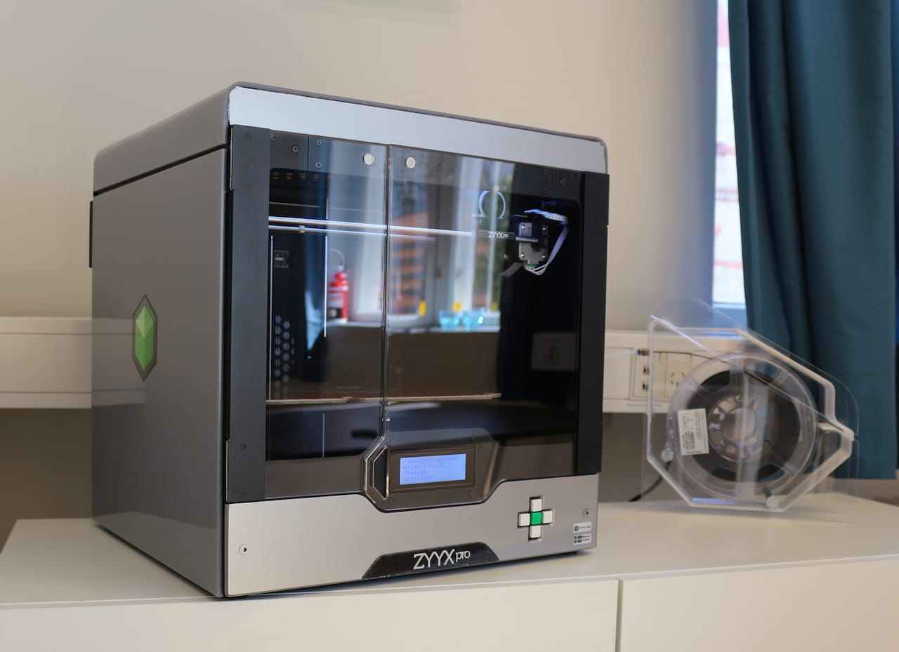  The ZYYX pro professional desktop 3D printer 