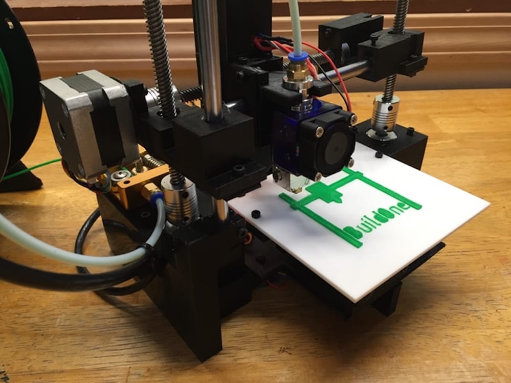  The inexpensive BuildOne desktop 3D printer 