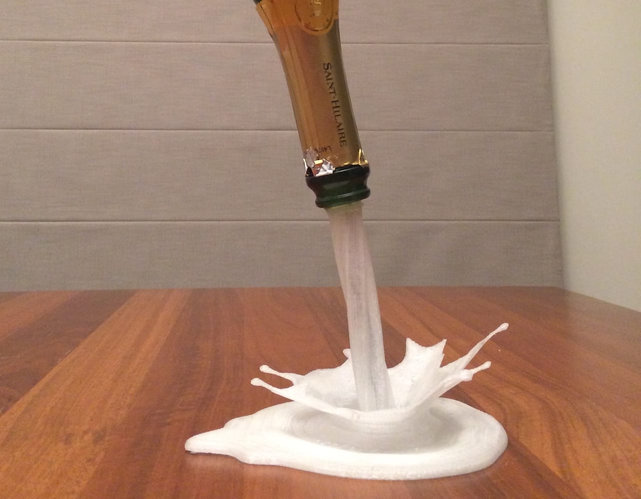  A Splashlight 3D printed in white material 