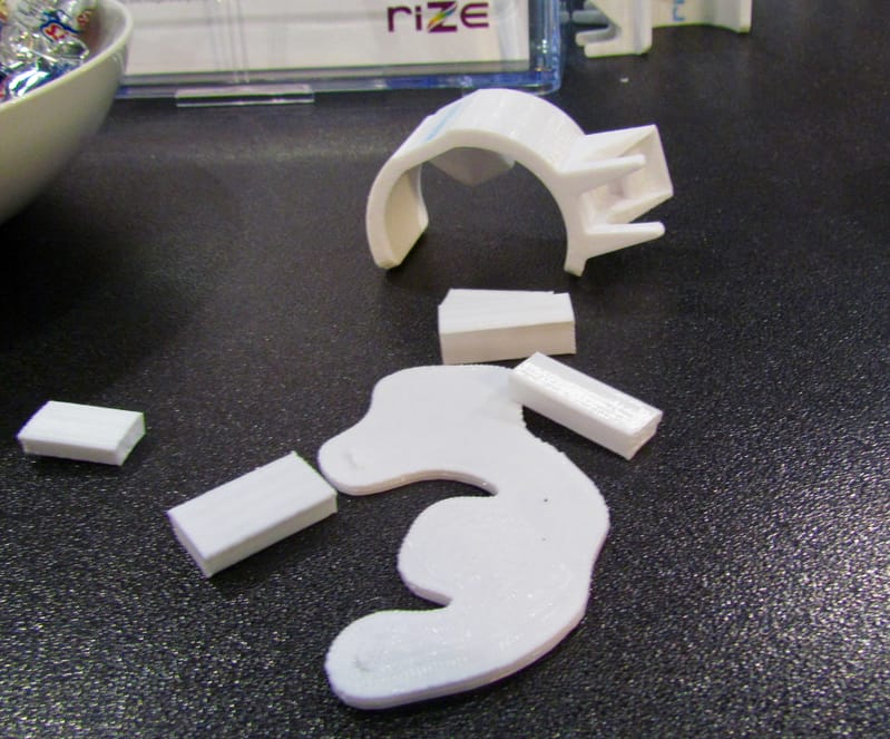  Support structures are very easily knocked off prints from the Rize 3D printer 