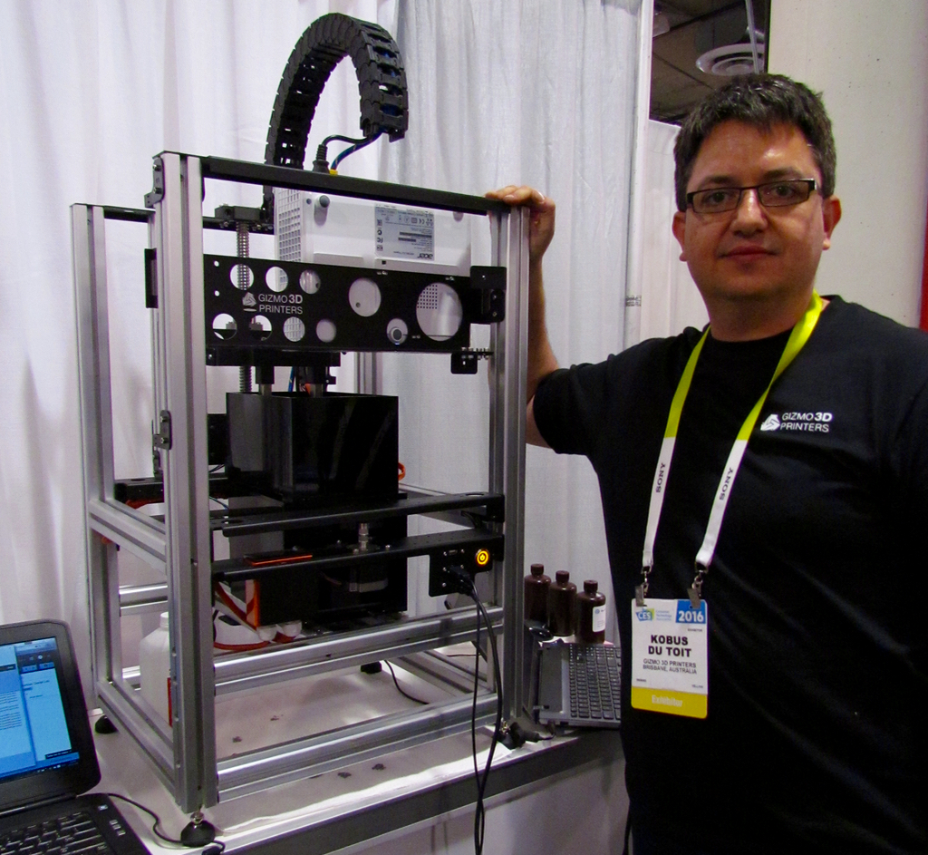  Kobus Du Toit of Gizmo 3D Printers at CES 2016 