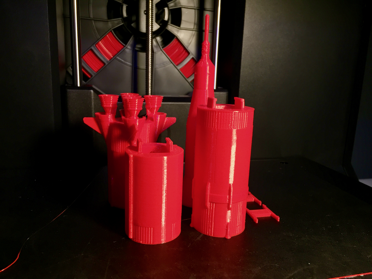  Multiple raftless prints made on the MakerBot Replicator+ 