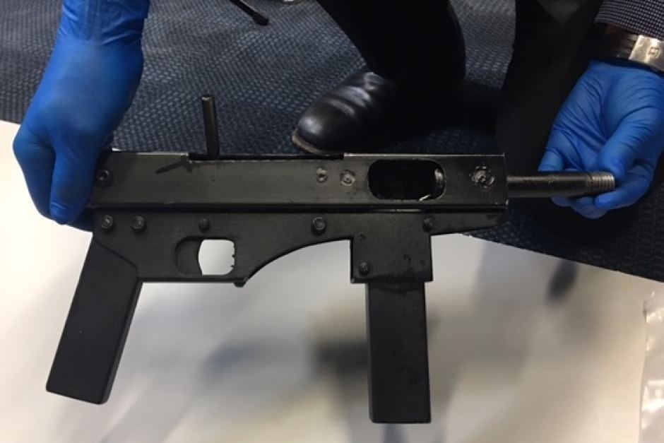  A homemade Uzi submachine gun, supposedly 3D printed 