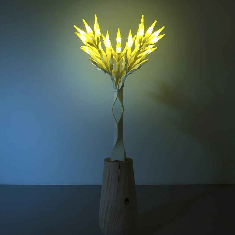  The 3D printed Light, Darkness and Tree sculpture by Korean artist Se Yoon Park 