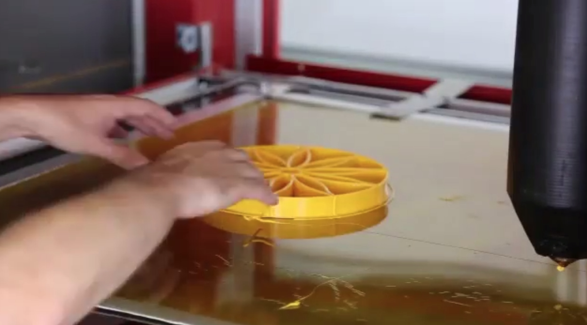  A brief glimpse at Fleximatter's large-scale 3D printer 