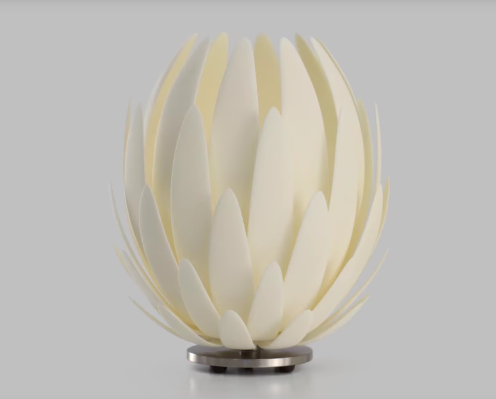  The famous 3D printed Lily Lamp 