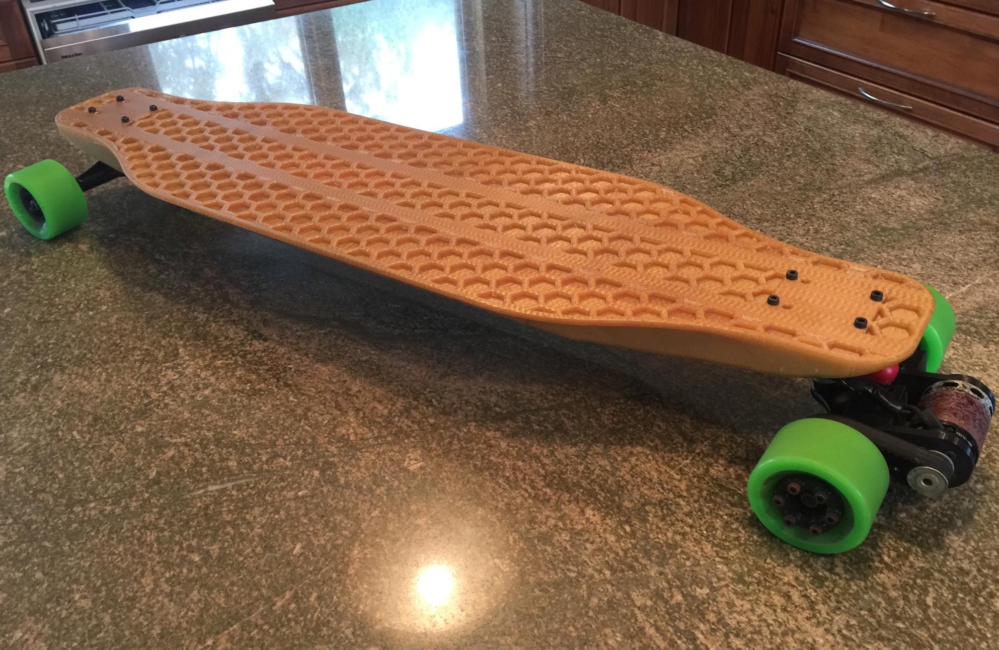  A working 3D printed longboard 